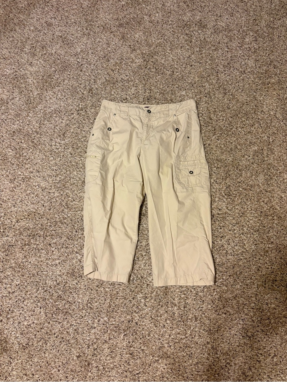 Gloria Vanderbilt Beige Cargo Cotton Blend Capri Pants - Women's